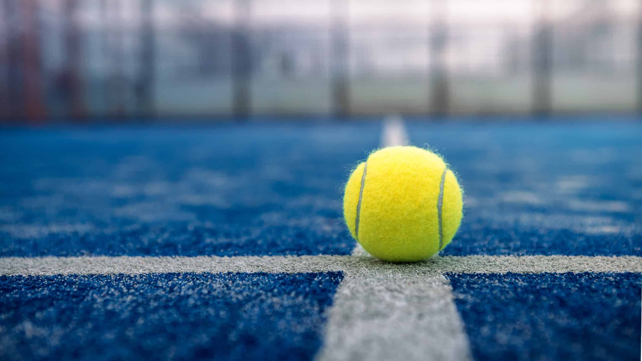 Balle de tennis club Fuveau